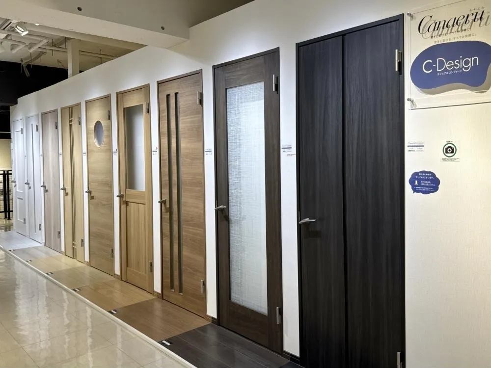 株式会社ノダの室内ドアCanareru（カナエル）C-Designの展示｜多彩なデザインと木目カラーの建具ラインアップ